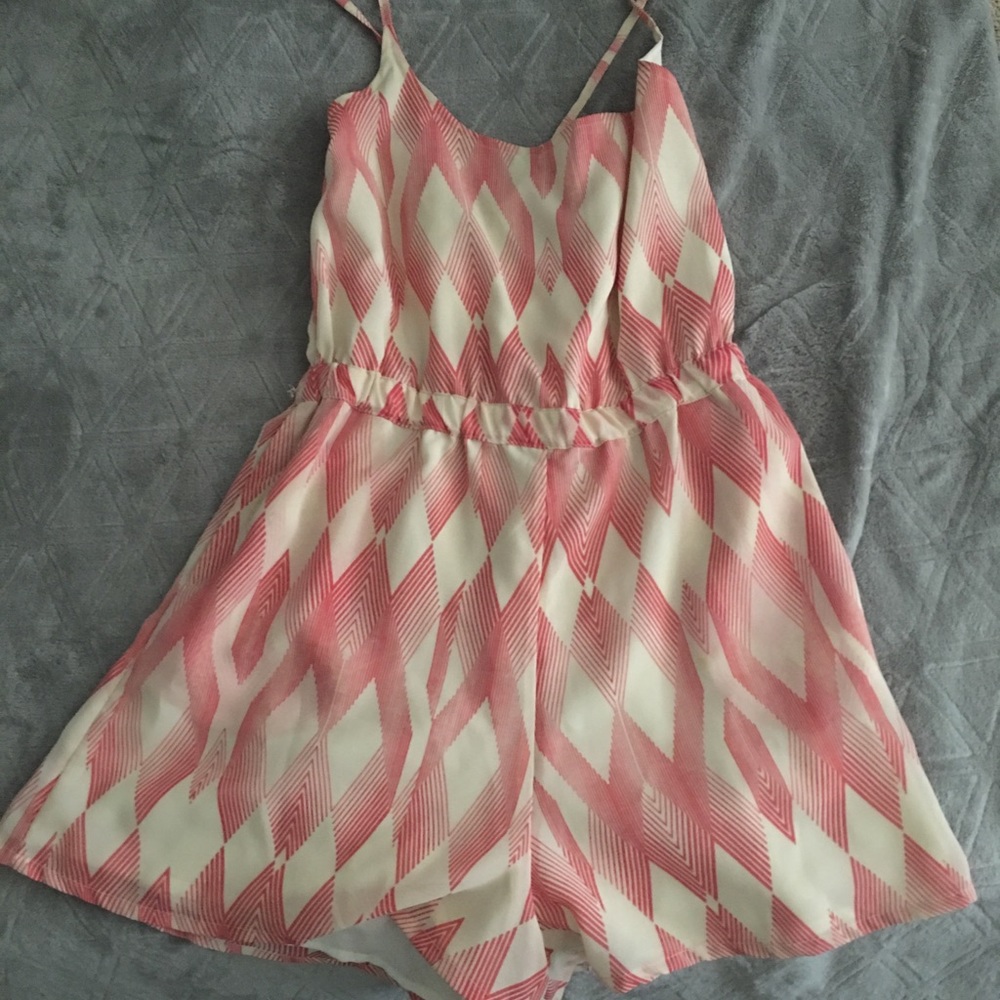 Romper - Picture 2 of 4